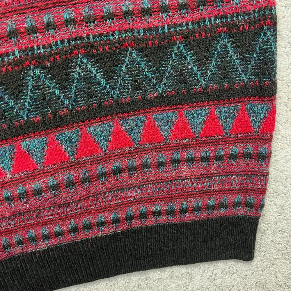 VINTAGE Carmel Collection Sweater Mens XL Red Black Geometric Knit Made in USA